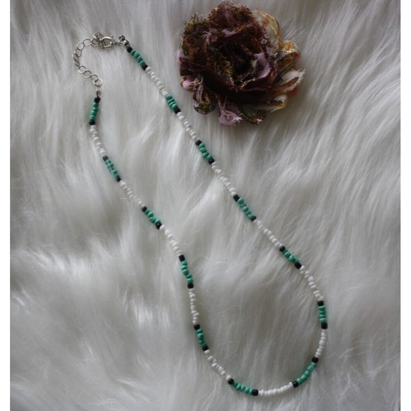 Colorful Beaded Necklace 17" Green White black + Extension Fashion Jewelry NIP - Picture 1 of 5